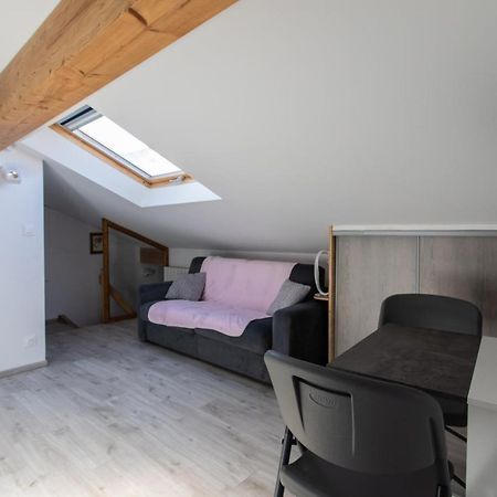 Le Coq Charmant Petit Studio En Centre Ville D'Embrun Luaran gambar