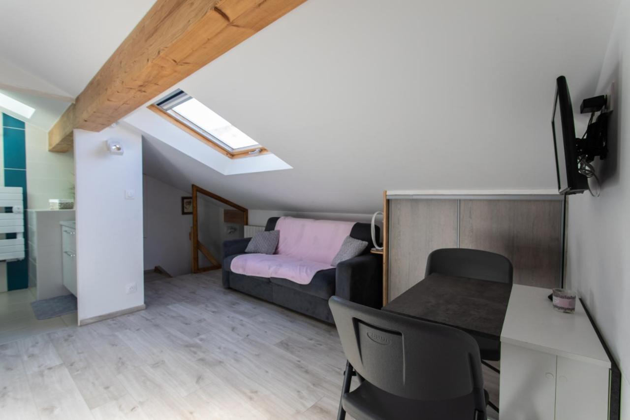 Le Coq Charmant Petit Studio En Centre Ville D'Embrun Luaran gambar